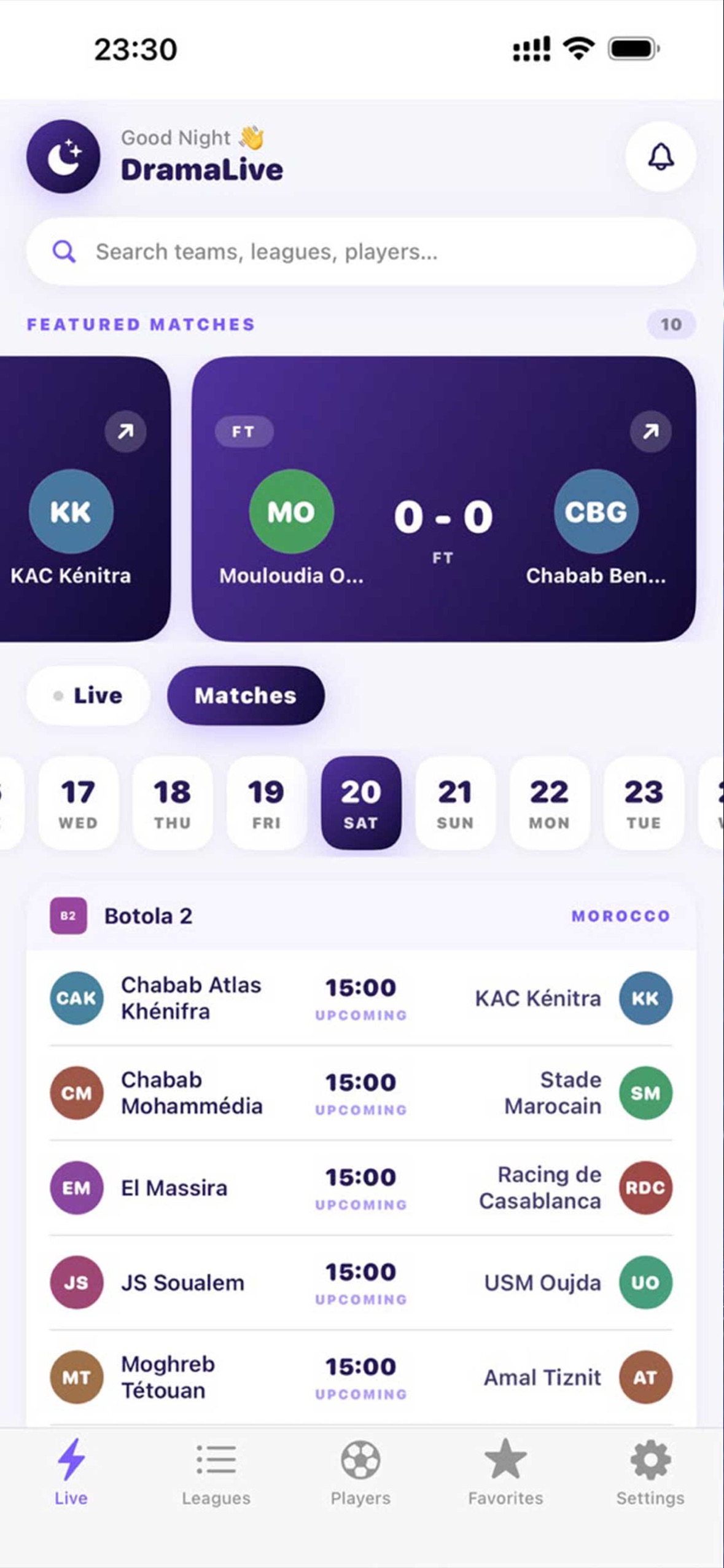 Home screen with featured matches and the day's fixtures
